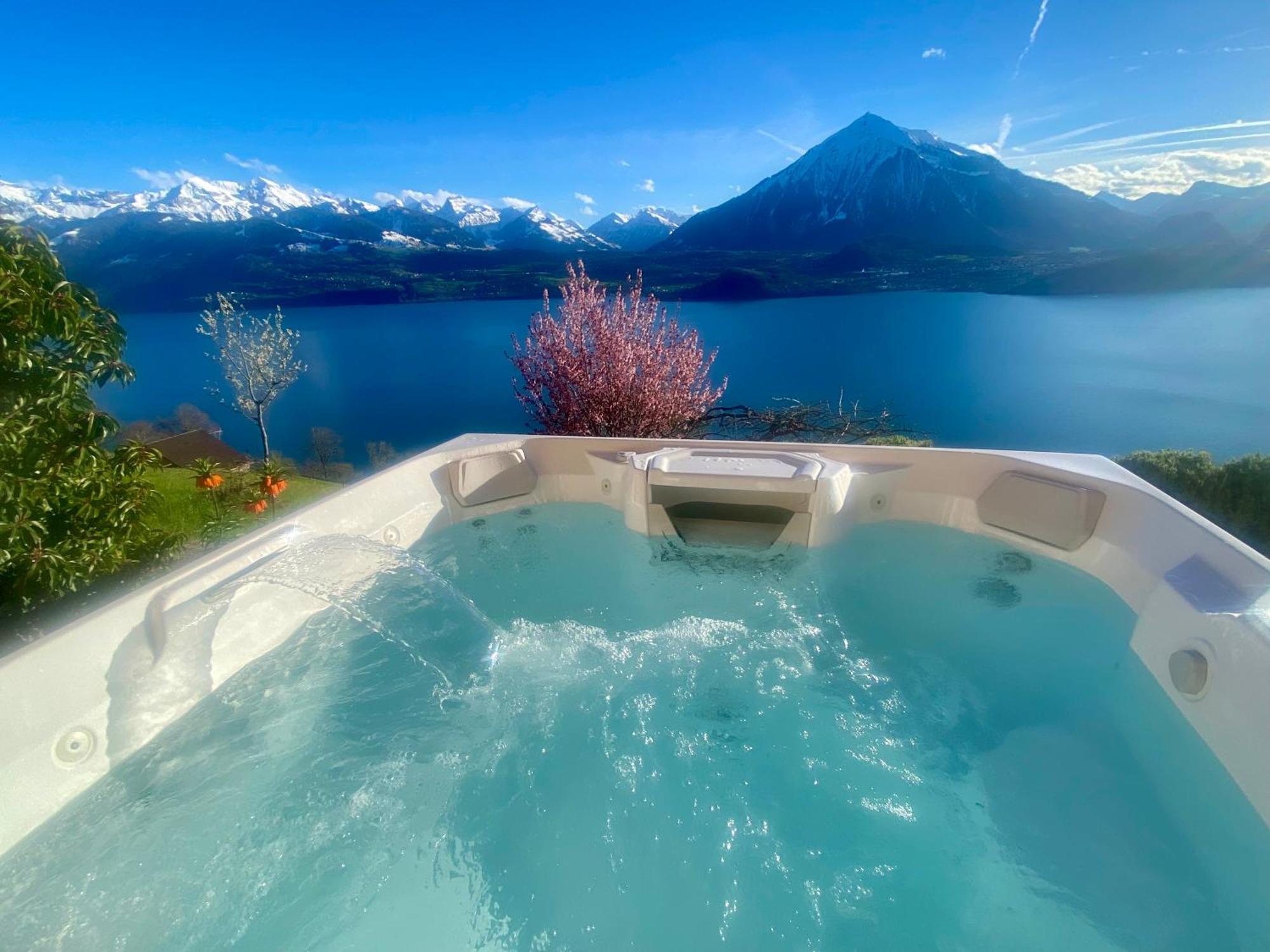 Chalet Egglen "Typical Swiss House, Best Views, Private Jacuzzi" Зигрисвил Екстериор снимка