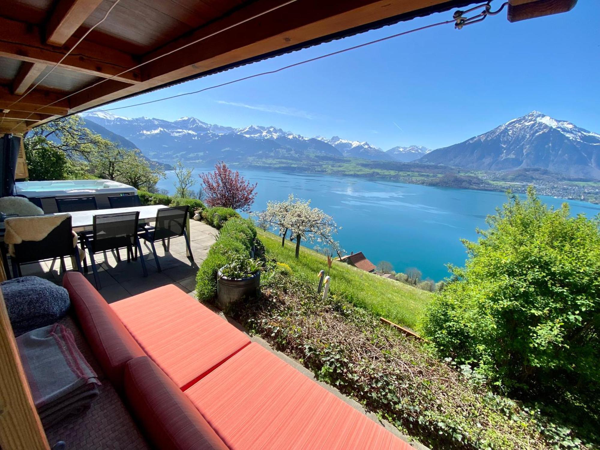 Chalet Egglen "Typical Swiss House, Best Views, Private Jacuzzi" Зигрисвил Екстериор снимка